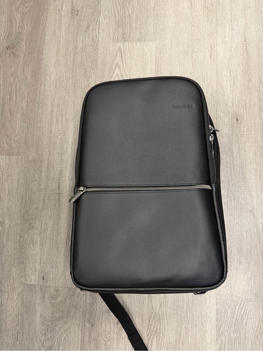Samsonite classic Black Leather Slmim Backpack